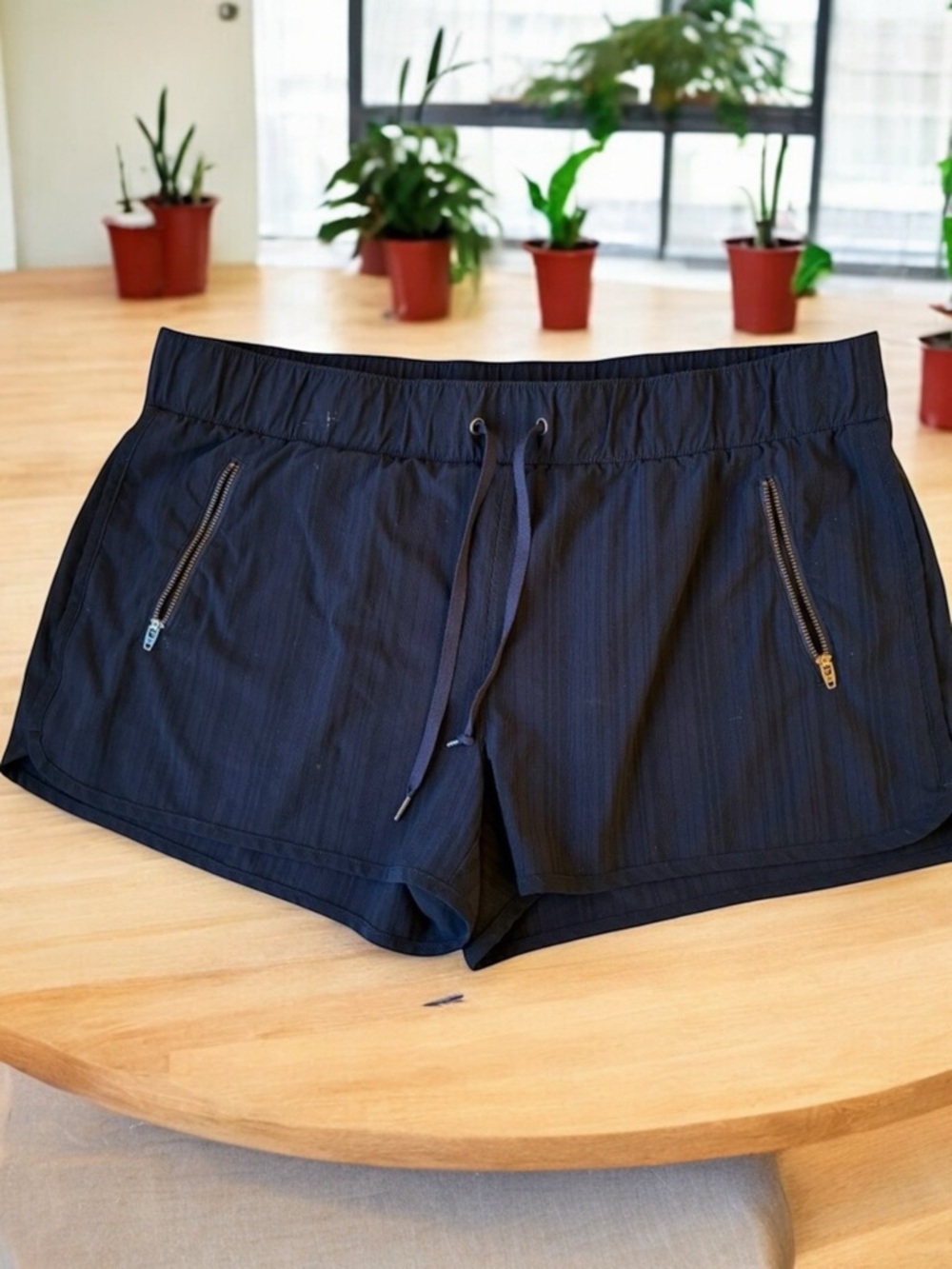 ATHLETA Black Athletic Shorts Two Zip Pockets Drawstring Womens XL